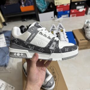 LV Trainer Sneaker-011