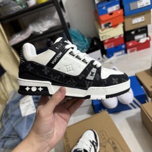 LV Trainer Sneaker-012