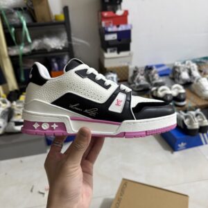 LV Trainer Sneaker-015