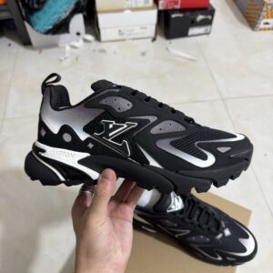 LV Trainer Sneaker-017