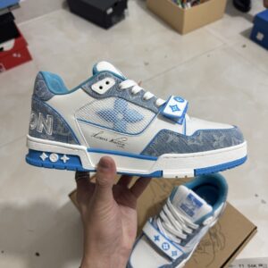 LV Trainer Sneaker-023