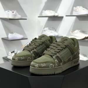 LV Trainer Sneaker-027