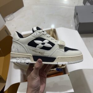 LV Trainer Sneaker-032