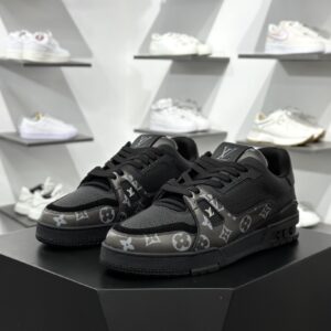 LV Trainer Sneaker-036