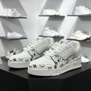 LV Trainer Sneaker-037